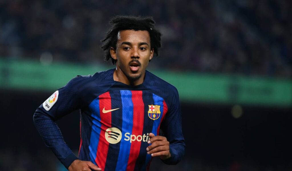 Duelo histórico, su permuta con Araújo… Koundé se sincera antes del Manchester United-Barça