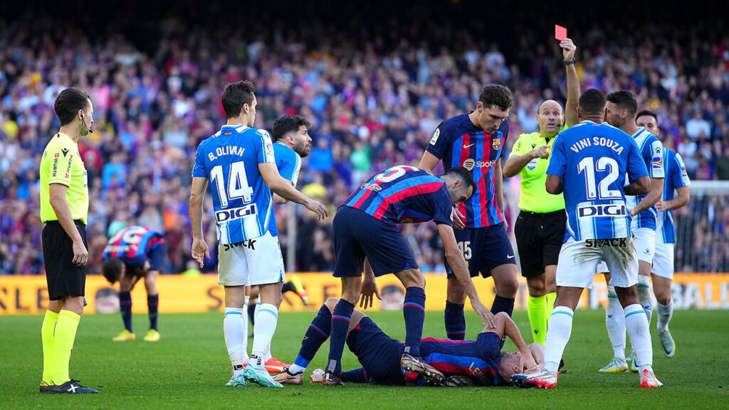 La Liga más roja de Europa: España lidera el ranking de expulsiones de las grandes Ligas