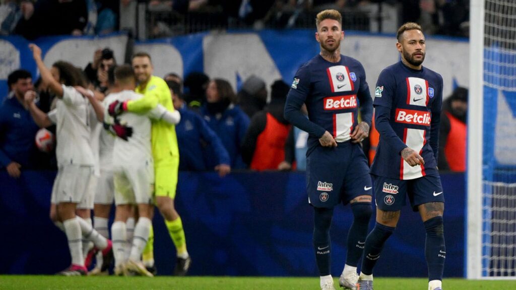 ¡Debacle parisina! El Marsella elimina al PSG de la Copa (2-1)