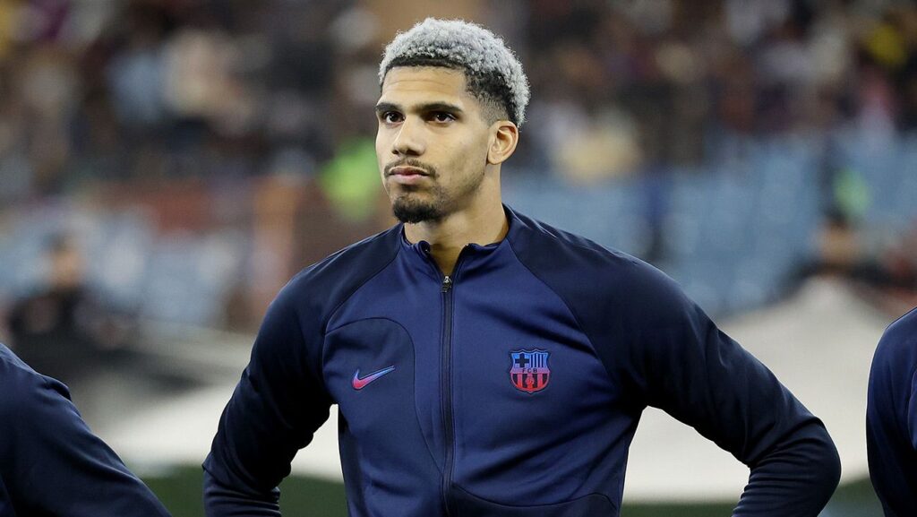 La gran misión del Barça: Blindar a Ronald Araújo