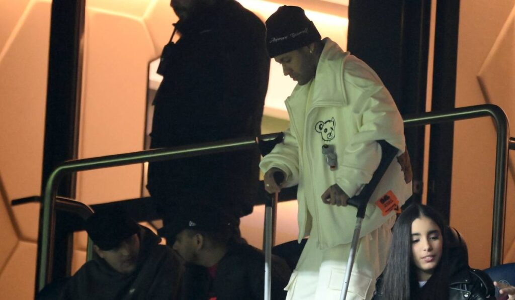 OFICIAL: Neymar será operado en el tobillo y se pierde el resto de la temporada