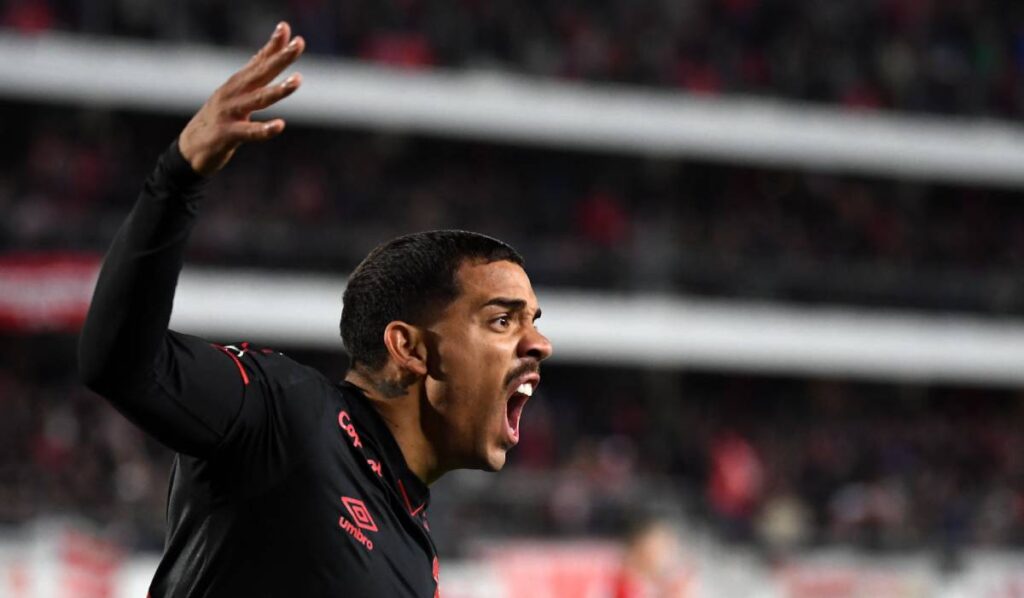 Nueva ‘cumbre’ Barça-Athletico Paranaense por Vitor Roque