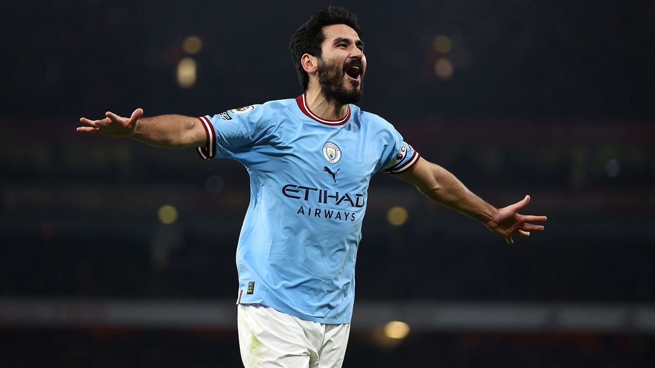 Ilkay Gündogan  festejando un gol con el Manchester City