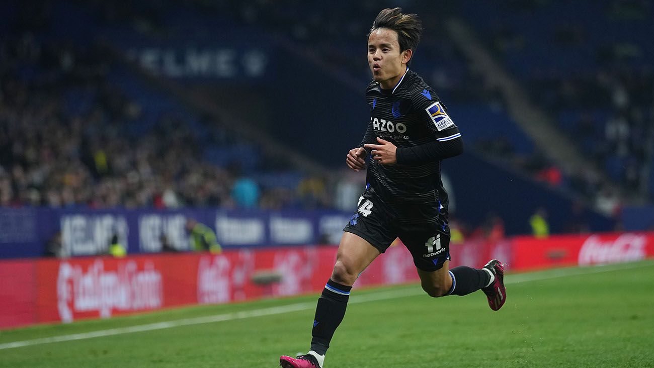 Take Kubo festejando un gol con la Real Sociedad