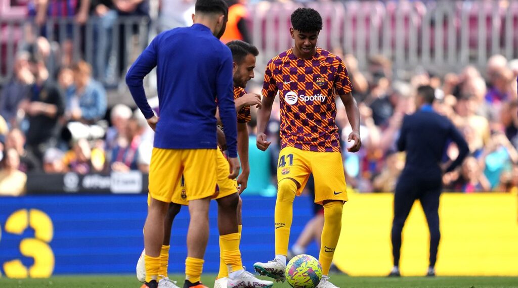 ¡Camino inverso! Lamine Yamal, listo para debutar con el filial del Barça