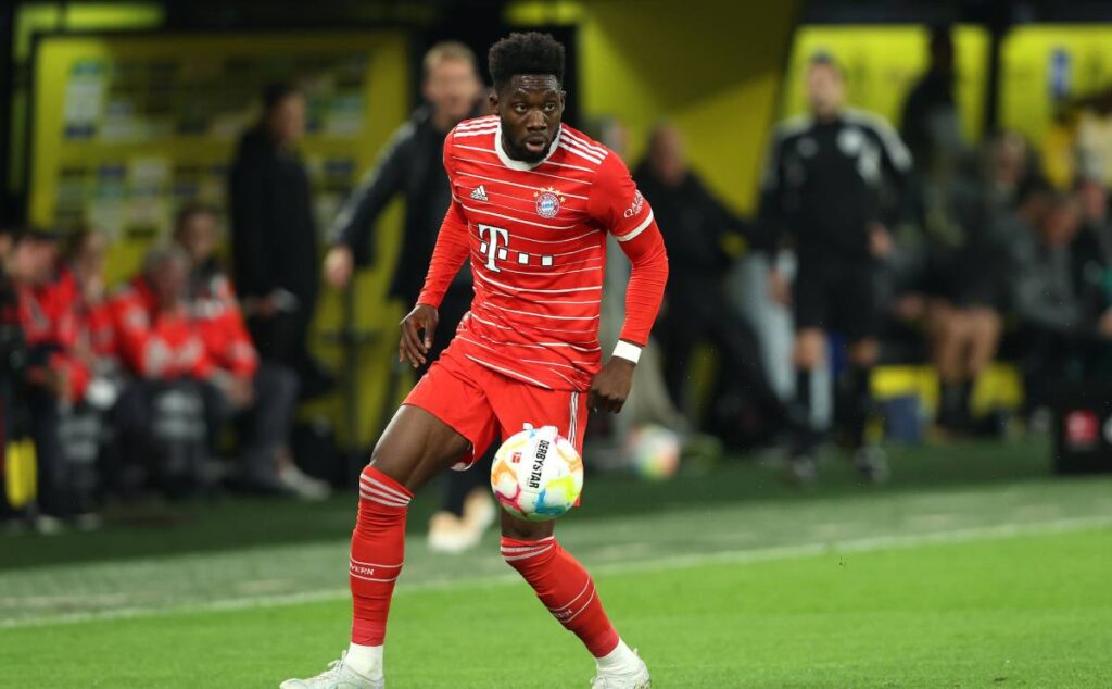 Alphonso Davies, pendiente del Madrid y de la conclusión del ‘culebrón Mbappé’