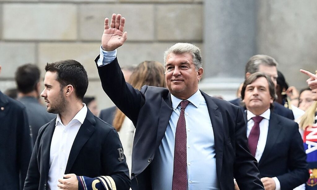 Laporta lo confirma: El Barça trabaja en los fichajes de Vitor Roque, Romeu y Güler