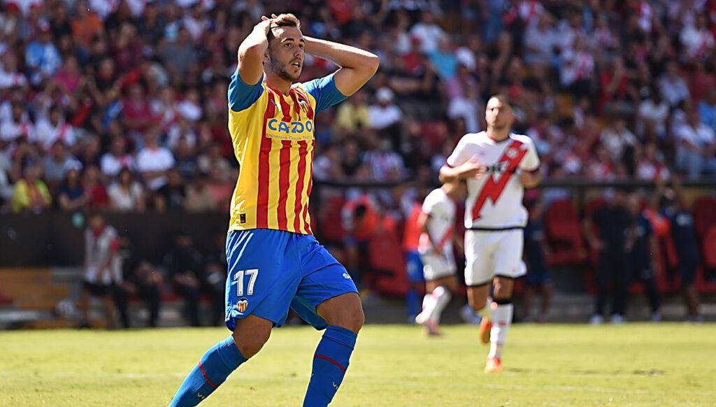 ¡Se cae otro pretendiente! El Valencia ha desistido en la carrera por Nico González