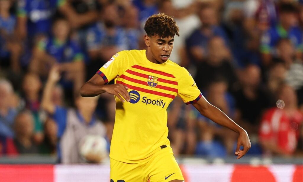 ¡De celebración! Lamine Yamal, el mejor jugador sub-23 de LaLiga en agosto