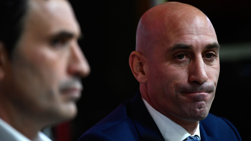 OFICIAL: La FIFA suspende por 90 días a Luis Rubiales y le prohíbe ver a Jenni Hermoso