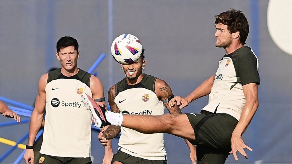 Marcos Alonso deja claro su deseo de seguir en el Barça