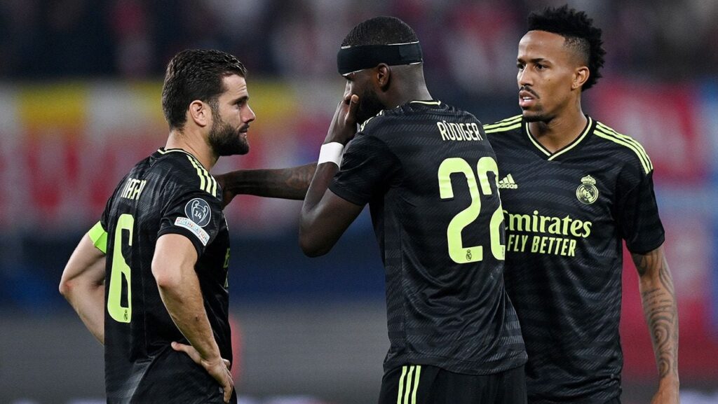 El Madrid descarta fichar otro central tras la lesión de Militao