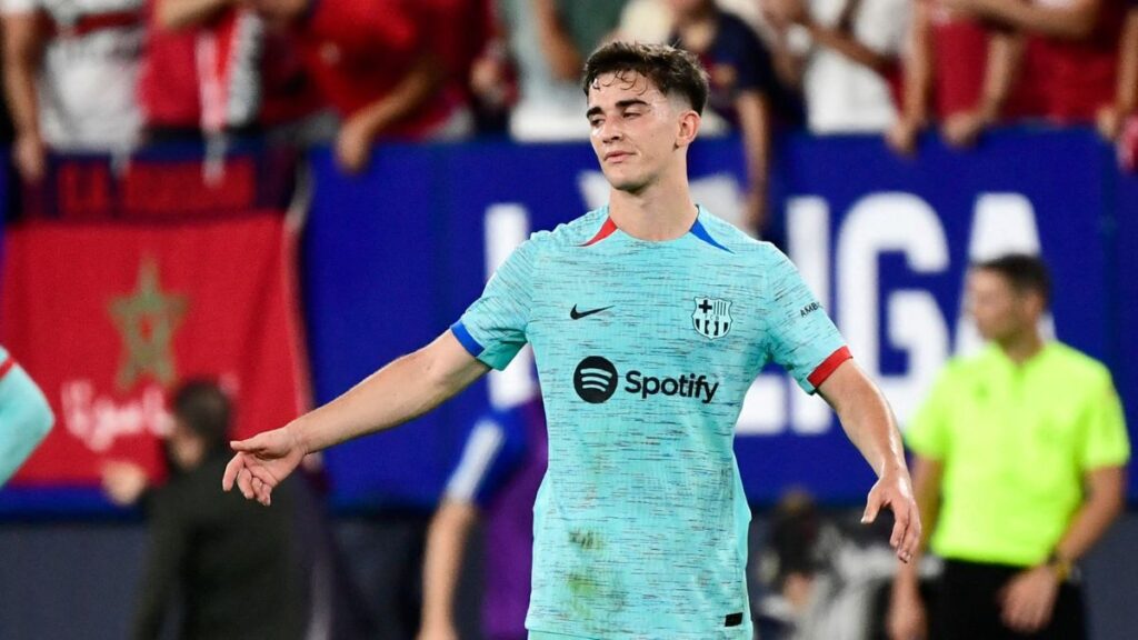 Gavi ‘celebró’ su centenario con el Barça con un aparatoso corte en la oreja