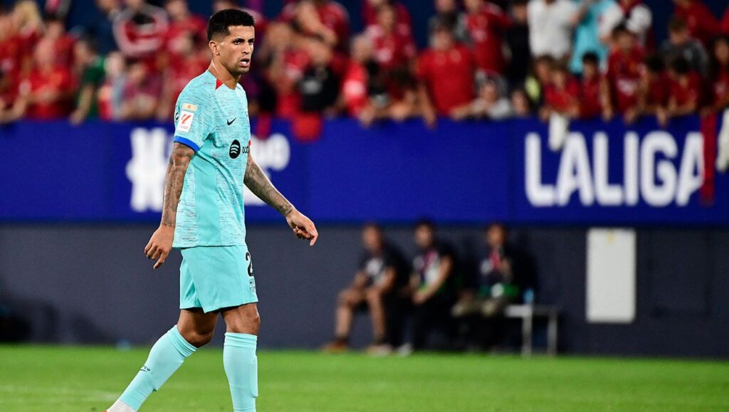 Su debut, los compañeros, su rol… Cancelo se ‘moja’ tras el Osasuna-Barça