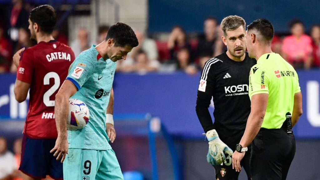 Indignación en Osasuna por el arbitraje contra el Barça