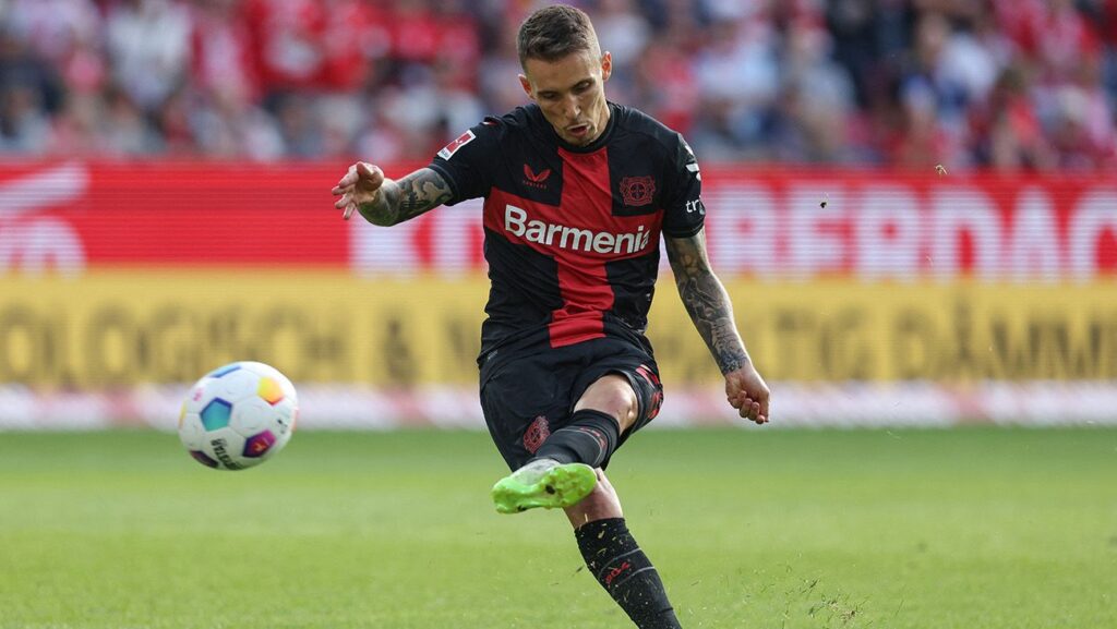 Grimaldo, la nueva estrella europea por la que el Barça decidió no apostar