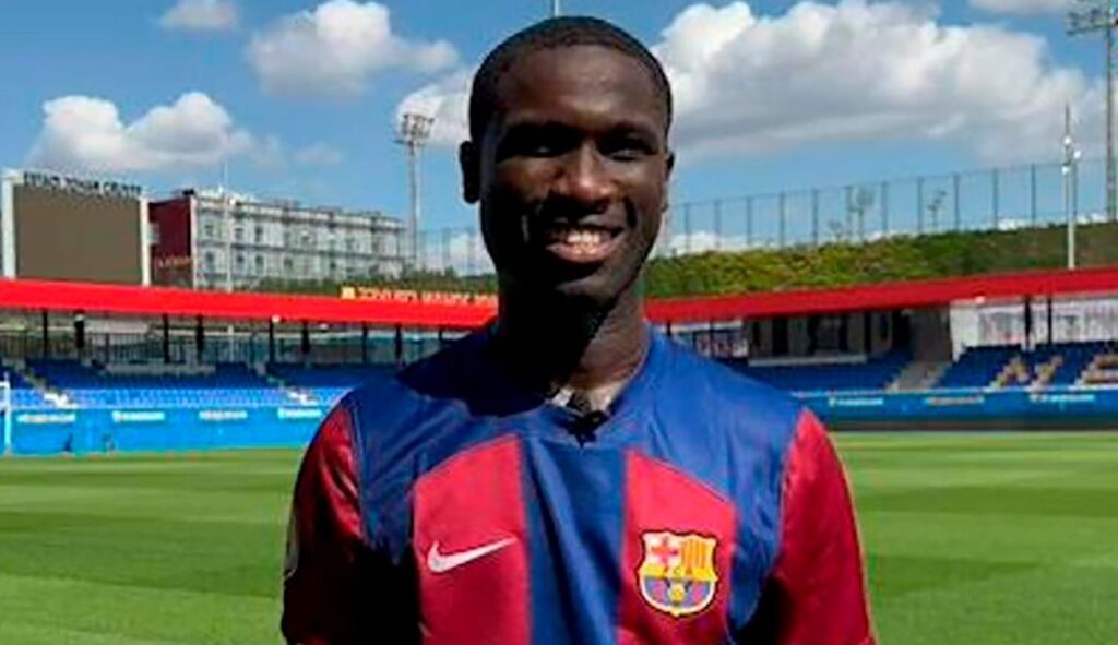 Mbacke sigue sin tener ‘luz verde’ para su ansiado debut con el Barça