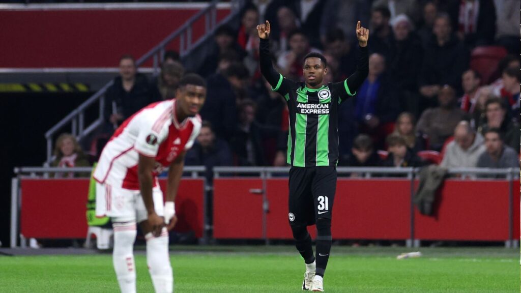 Ansu Fati dirige la victoria del Brighton sobre el Ajax (0-2)