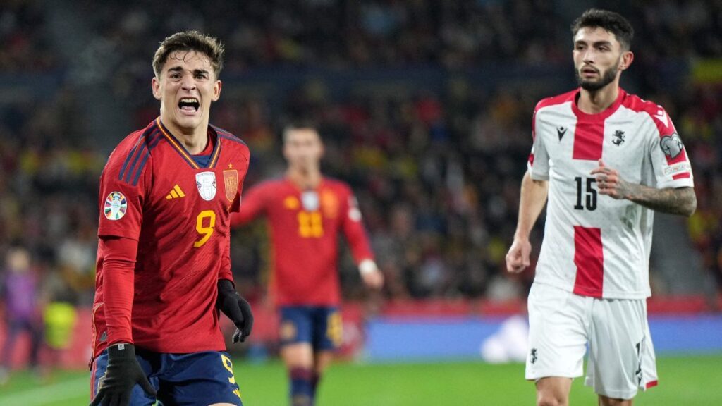 La lesión de Gavi podría cambiar los planes del Barça con Vitor Roque para enero