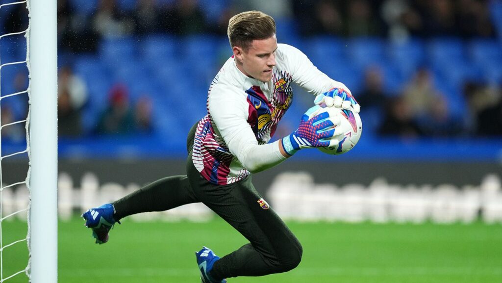 Ter Stegen aguantó los ‘golpes’ de la Real y permitió al Barça seguir ‘soñando’