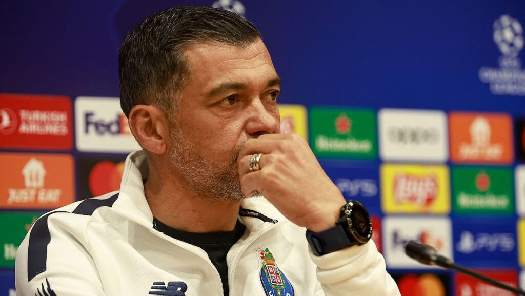 Sérgio Conceiçao descarta enfrentar a un Barça disminuido por la ‘crisis’