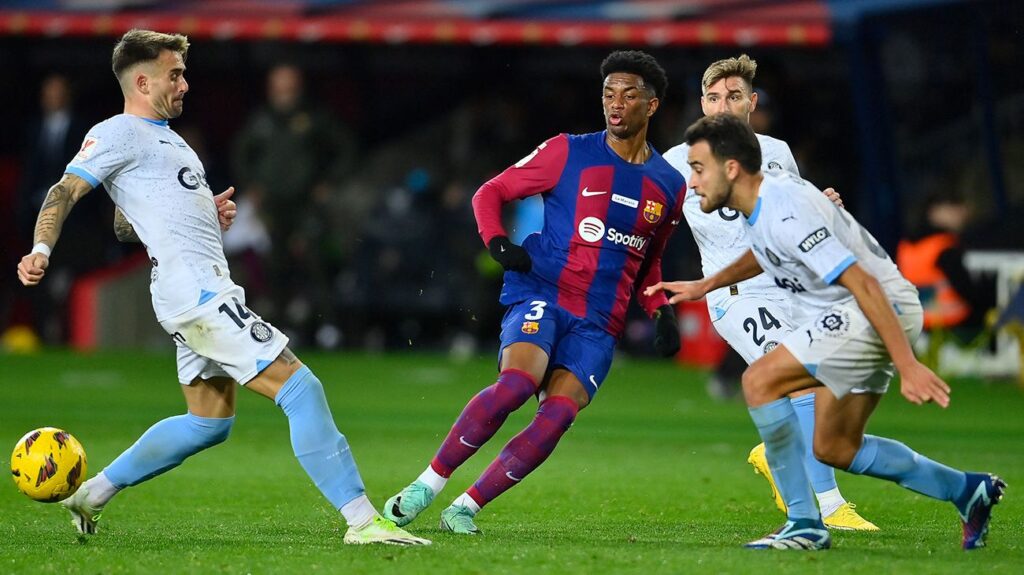 Fallido experimento de Xavi con Alejandro Balde en su 3ª suplencia seguida