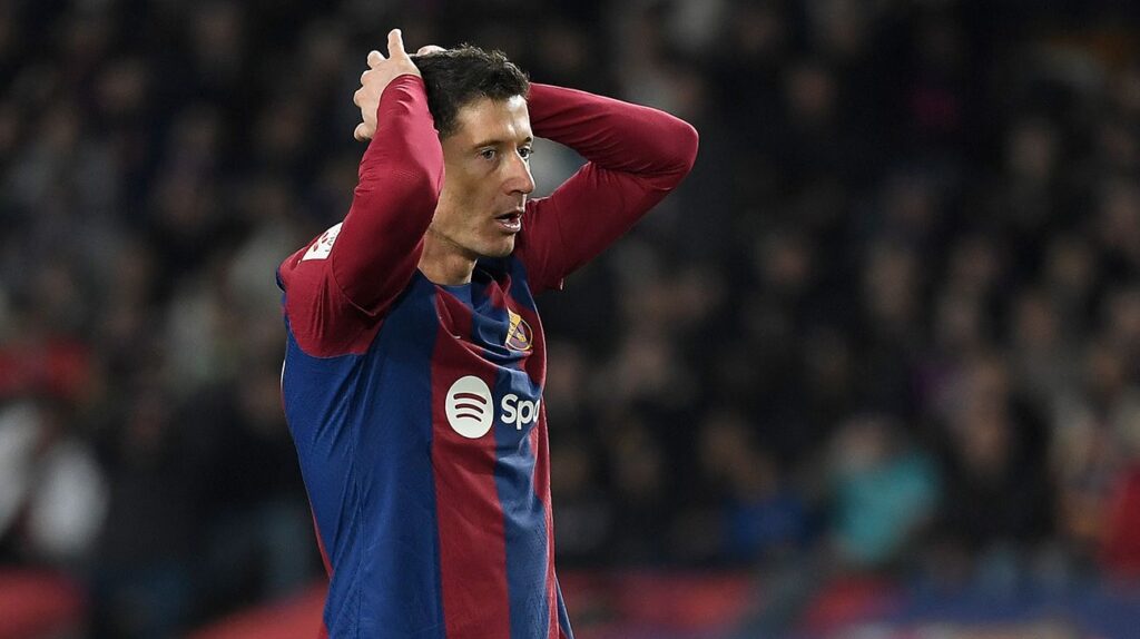 Robert Lewandowski, en entredicho en el seno del FC Barcelona
