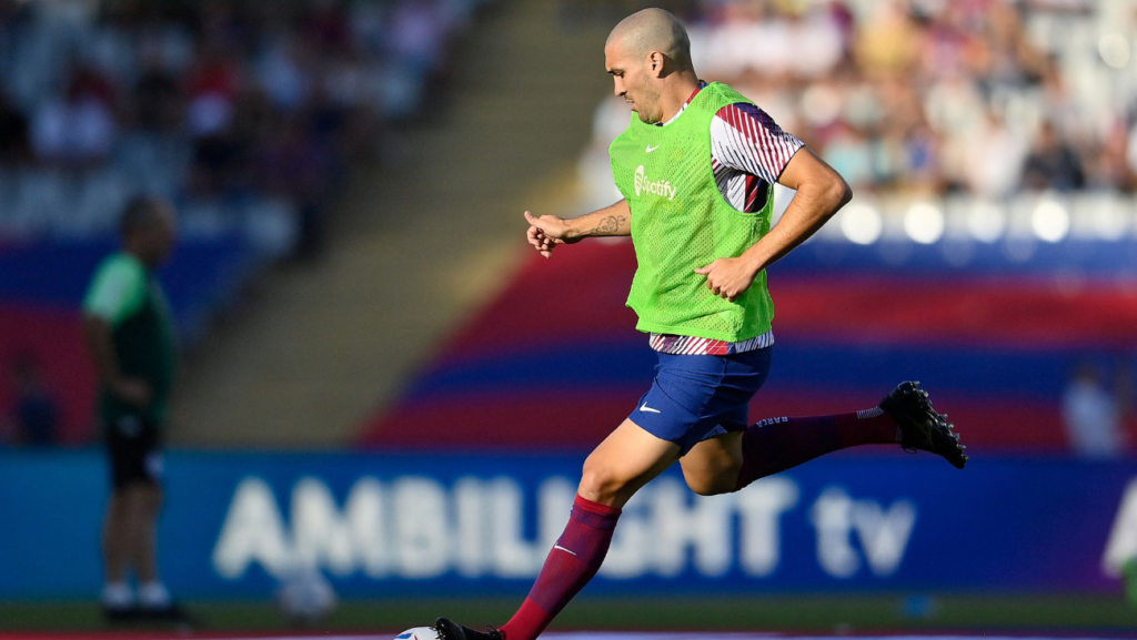 Oriol Romeu encadena su tercer partido seguido sin minutos en el Barça de Xavi