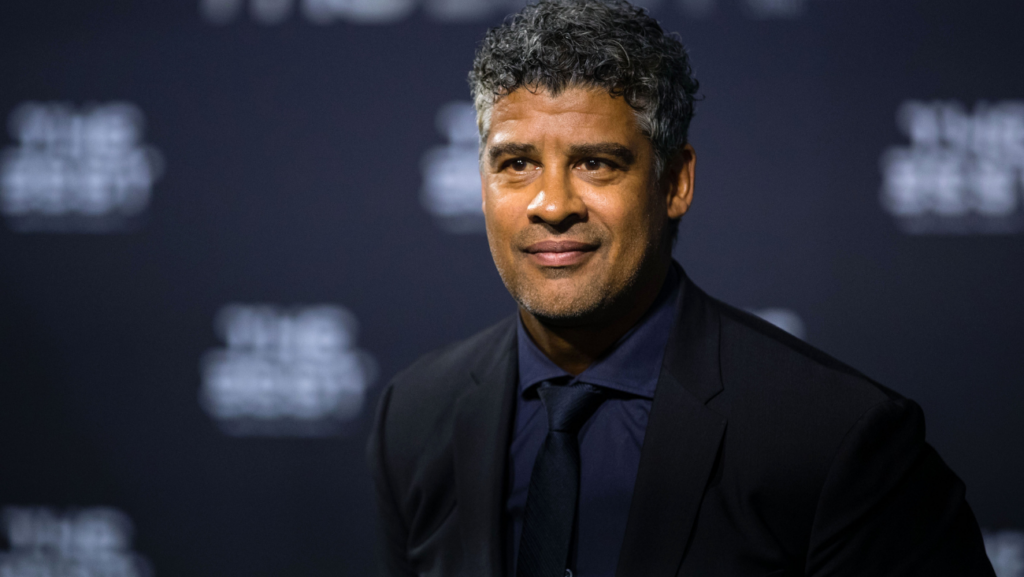 Laporta habría sondeado traer de vuelta a Rijkaard al Barça como relevo de Xavi