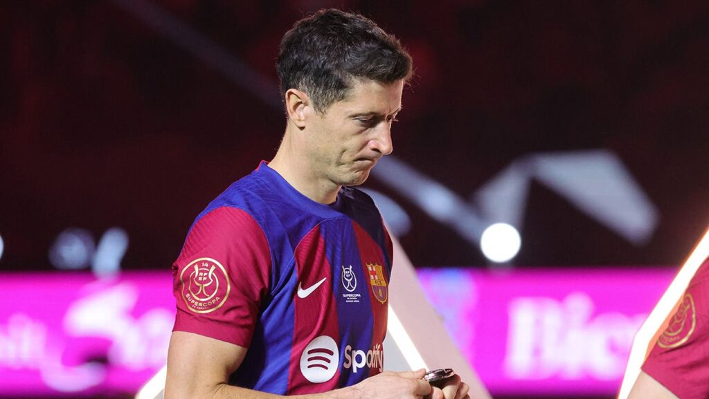 Lewandowski, muy crítico con el Barça tras el debacle en el Clásico de Supercopa