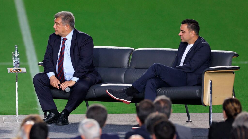 Reunión en Arabia de Laporta, Xavi y Deco en clave mercado