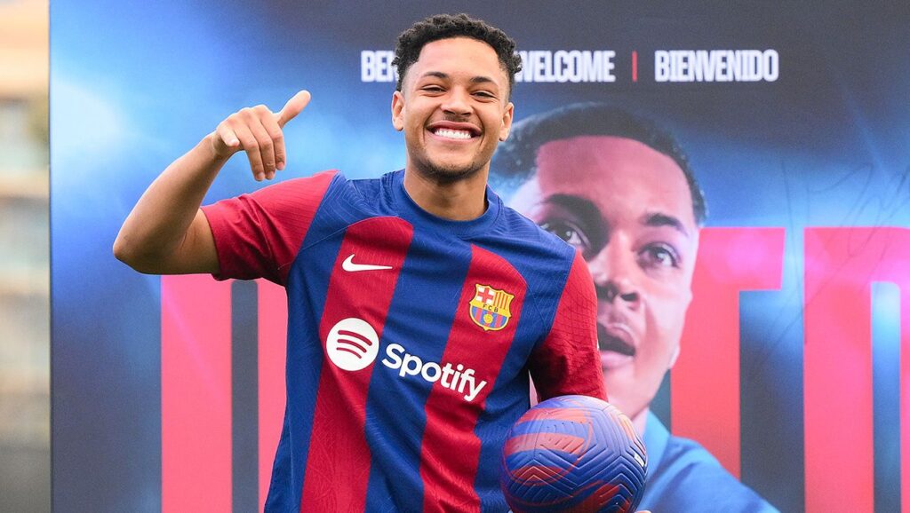 La inesperada conexión entre Vitor Roque y el hijo de Ronaldinho