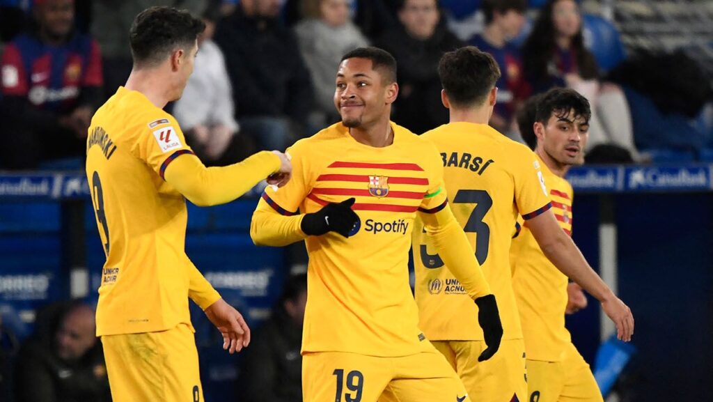 Robert Lewandowski deja claro cómo se siente jugando al lado de Vitor Roque