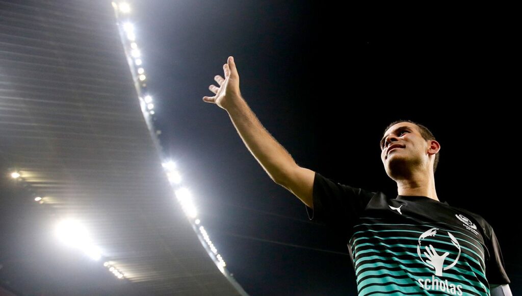 El único caso en el que el Barça contemplaría a Rafa Márquez como relevo de Xavi