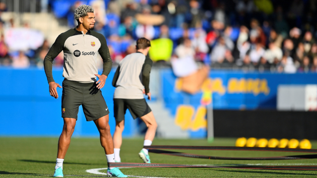 Los agentes de Ronald Araújo confirman al FC Barcelona las intenciones del defensa uruguayo