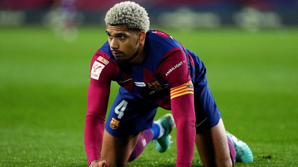 El Bayern empieza a pensar en otro central joven tras la negativa del Barça por Ronald Araújo