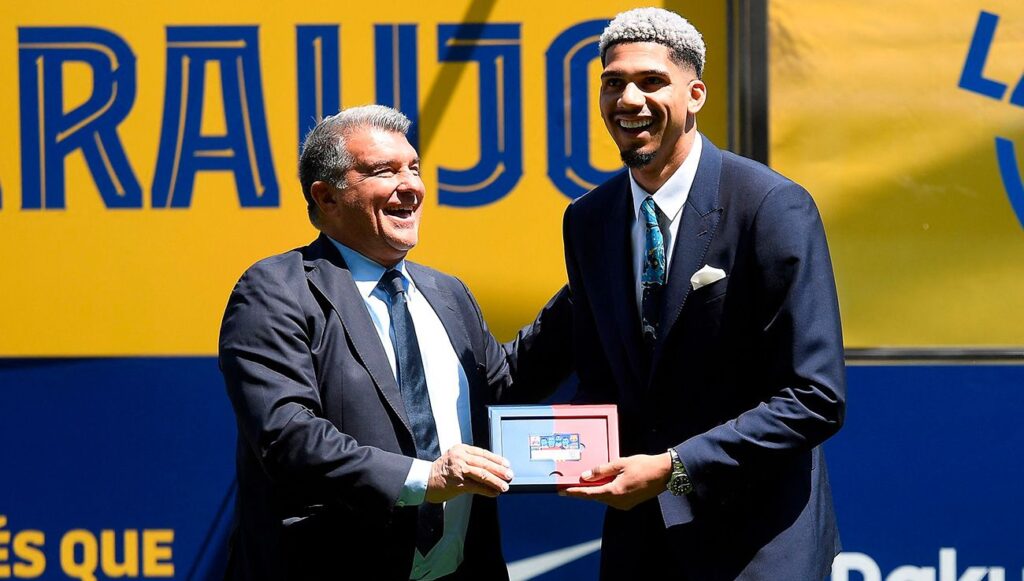 Laporta deja clara su postura sobre la renovación de Ronald Araújo con el FC Barcelona
