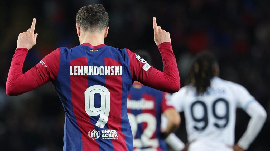 Lewandowski, cerca de igualar un récord goleador de Benzema y ponerse tras Messi y Cristiano