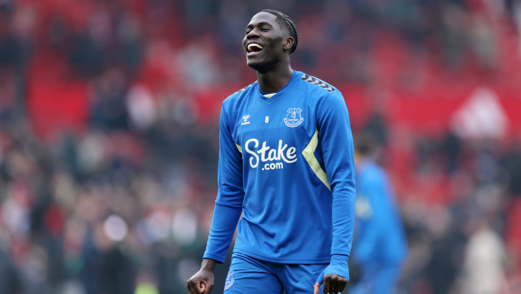 El Bayern sigue trabajando en dejar al Barça sin el fichaje de Amadou Onana