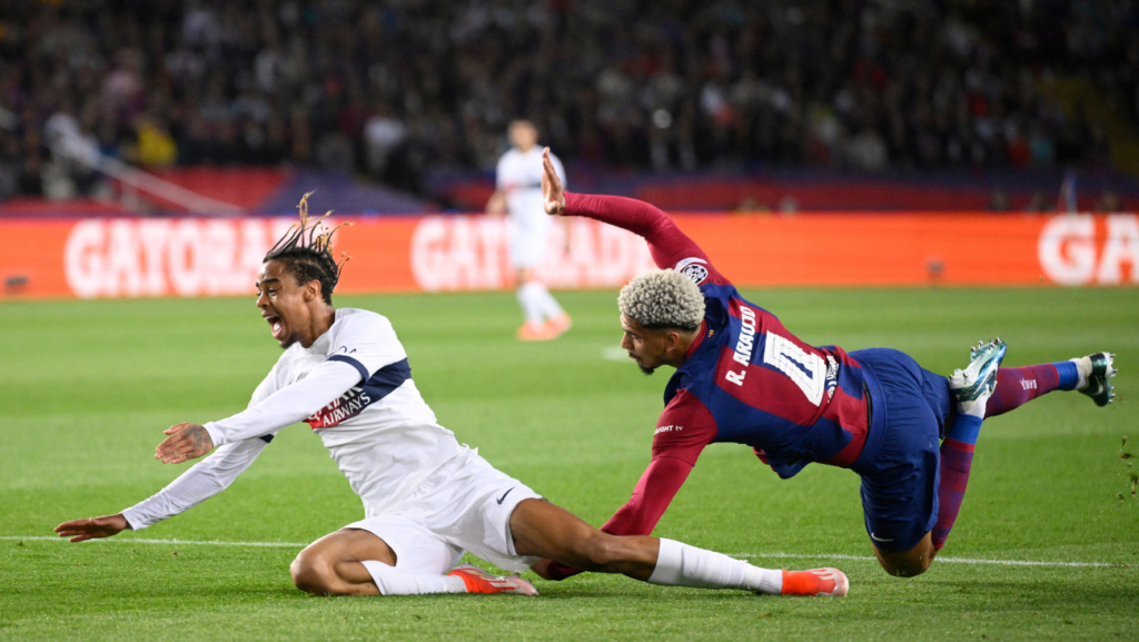Bradley Barcola y el ‘detalle’ de la expulsión de Araújo en el Barça-PSG