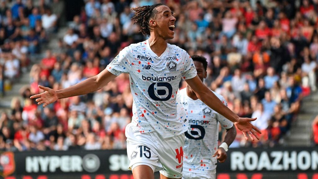 El Madrid aprieta por Leny Yoro y deja a Alphonso Davies en un segundo plano