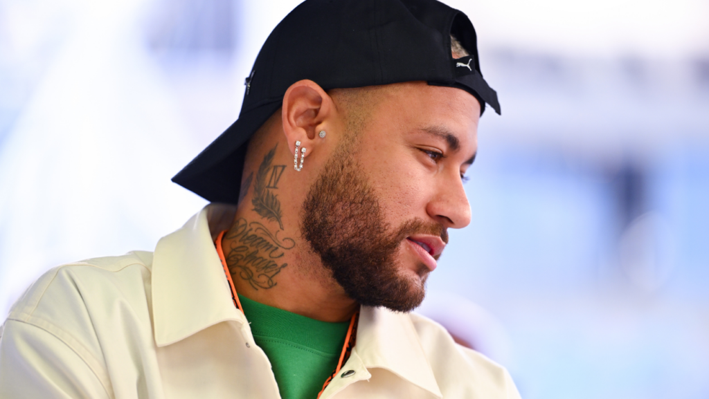 Neymar Jr arremete contra una página brasileña por elogiar a Mbappé