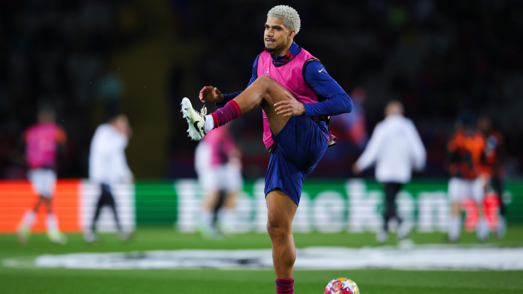 ¿Salida encaminada? El United, dispuesto a superar la oferta del Bayern por Ronald Araújo