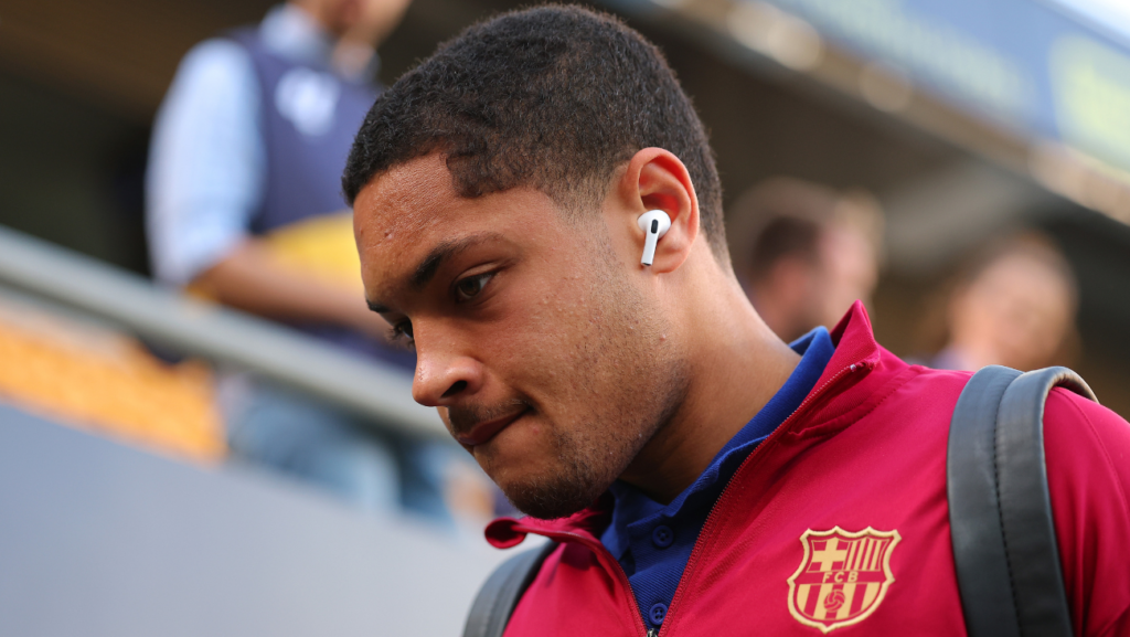 El FC Barcelona no descarta que Vitor Roque salga cedido este verano