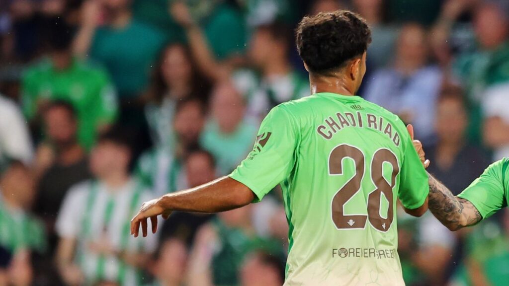 Las cifras definitivas del traspaso de Chadi Riad al Crystal Palace