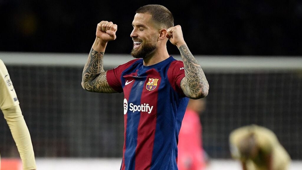 ¿Giro de guión? Xavi no quiere desprenderse de Iñigo Martínez para la temporada 24/25