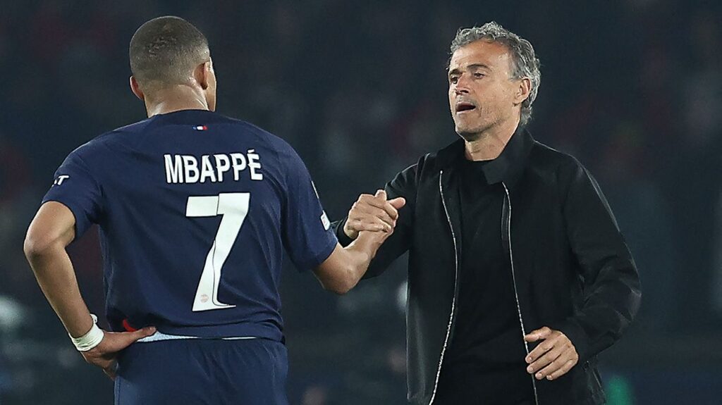 Luis Enrique se ‘moja’ tras el anuncio de la salida de Kylian Mbappé