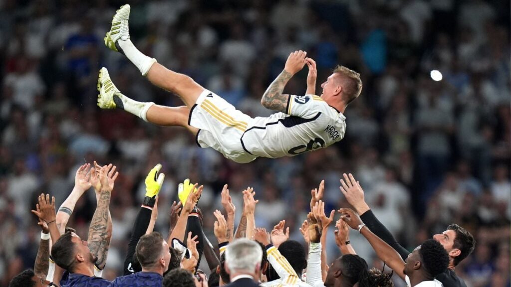 Emotivo homenaje del Real Madrid a un Toni Kroos que dice adiós al Santiago Bernabéu