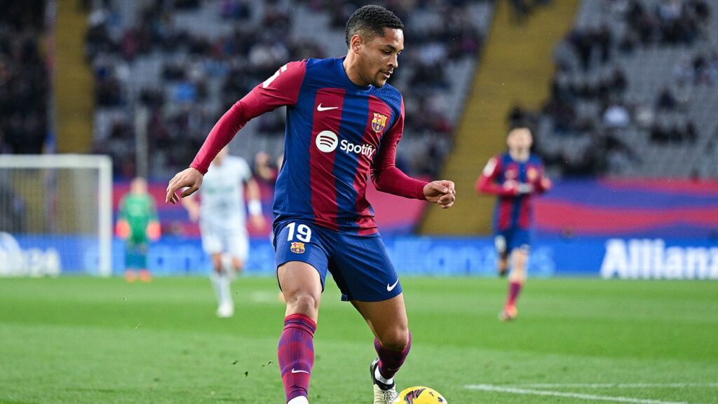 La llegada de Hansi Flick y la salida de Xavi cambian por completo el futuro de Vitor Roque