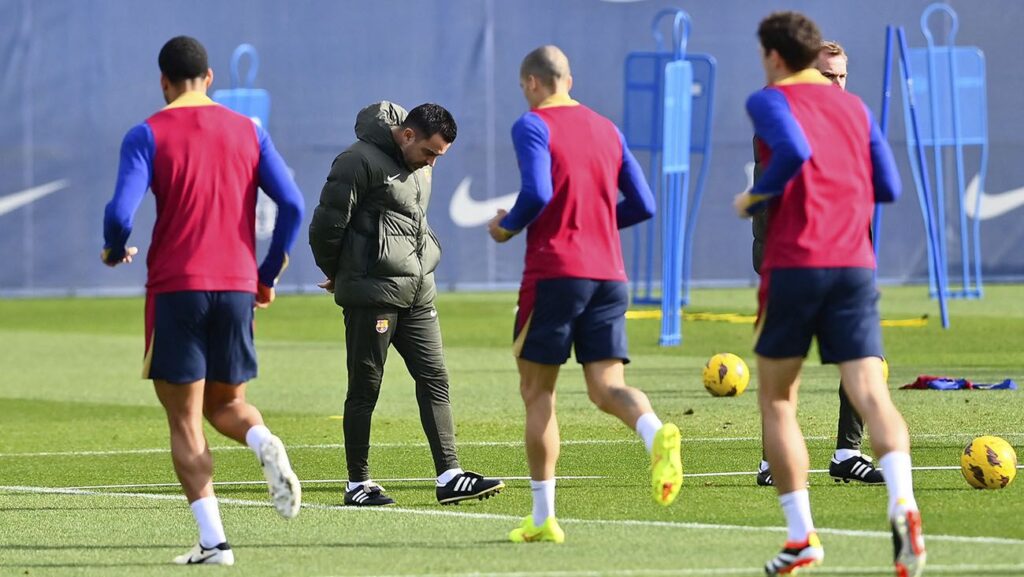 El Barça habría filtrado la ‘lista negra’ de Xavi para desgastar su relación con el vestuario